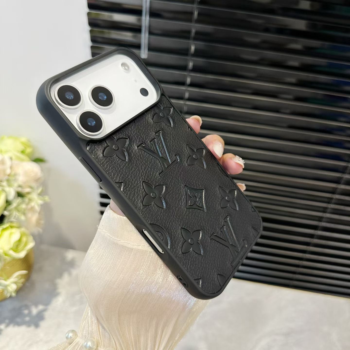 Louis V Luxury Phone Case For iPhone 12-17 Series